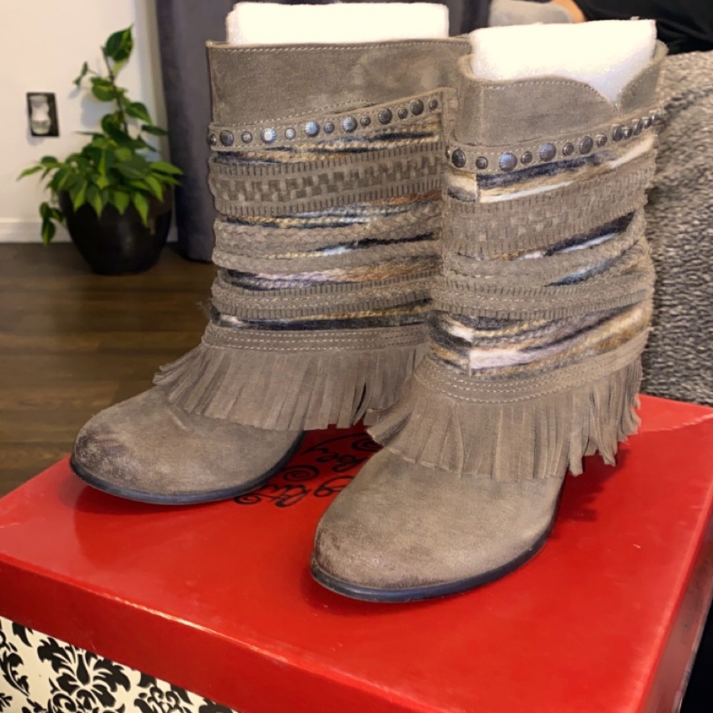 Naughty Monkey booties 7.5